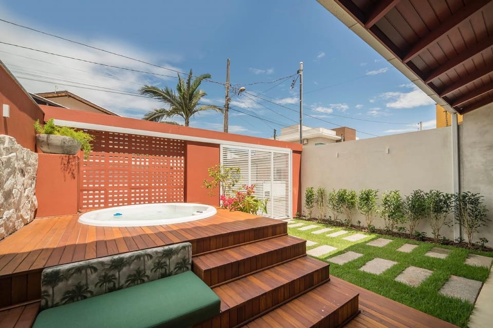 Facade/entrance, Hot Tub