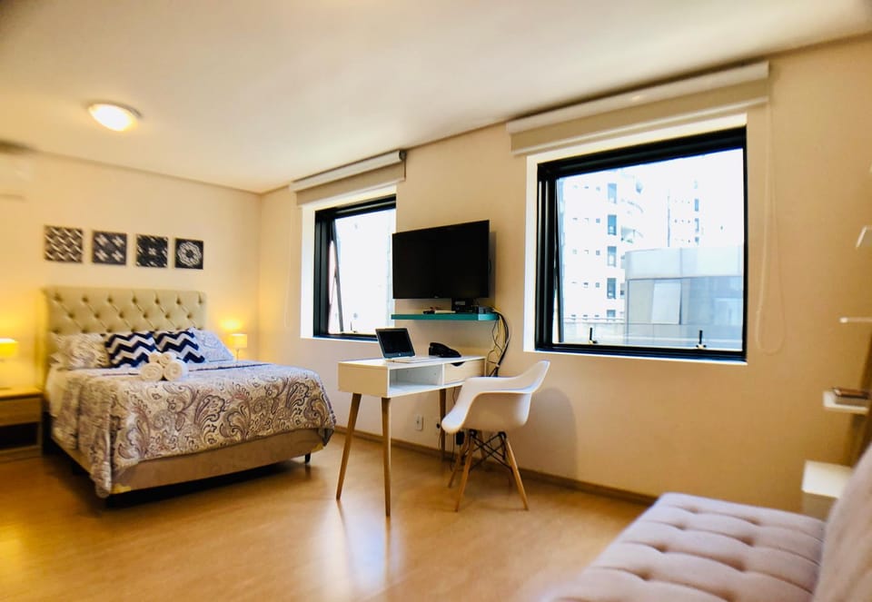 Bed, TV and multimedia, Photo of the whole room