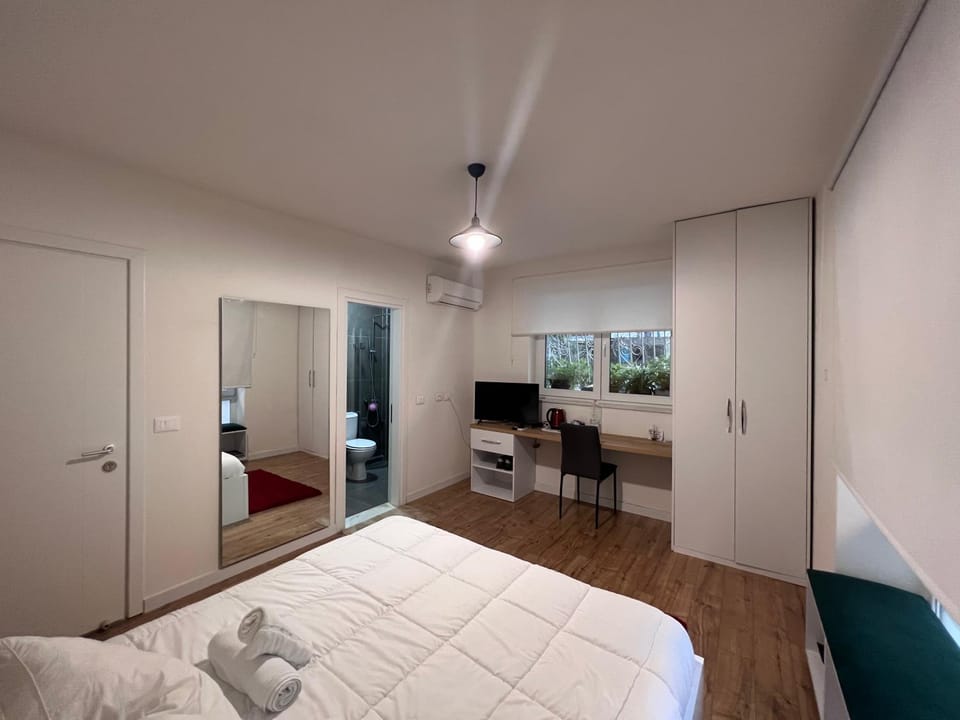 Bed, Photo of the whole room