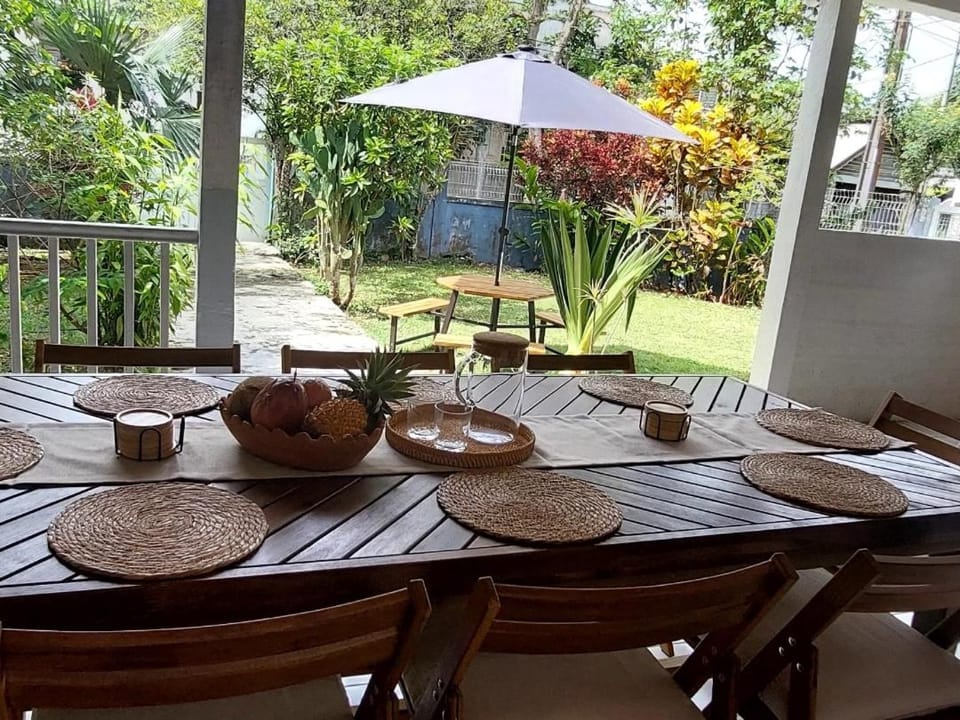 LaPetite Maison, Maison spacieuse & calme avec parking, proche plages Sainte-Rose House in Leeward Islands