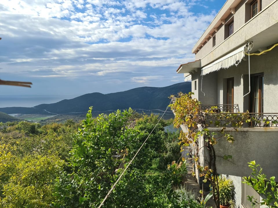 Property building, Day, Natural landscape, View (from property/room), Balcony/Terrace, Mountain view