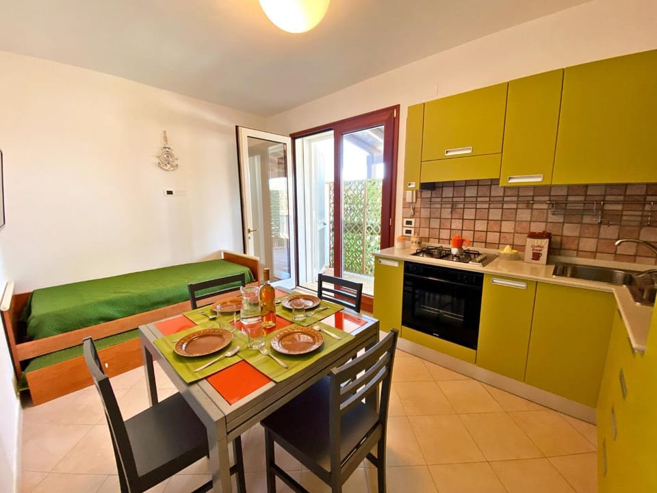 Kitchen or kitchenette, Lunch, pet friendly, kitchen