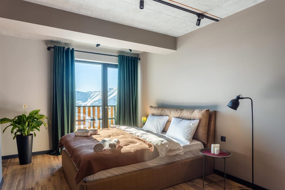 Bed, Photo of the whole room, Bedroom, towels