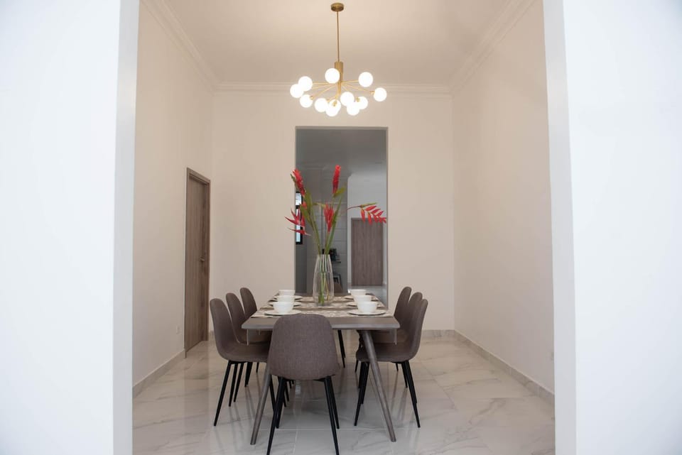Living room, Lounge or bar, Dining area, air conditioner