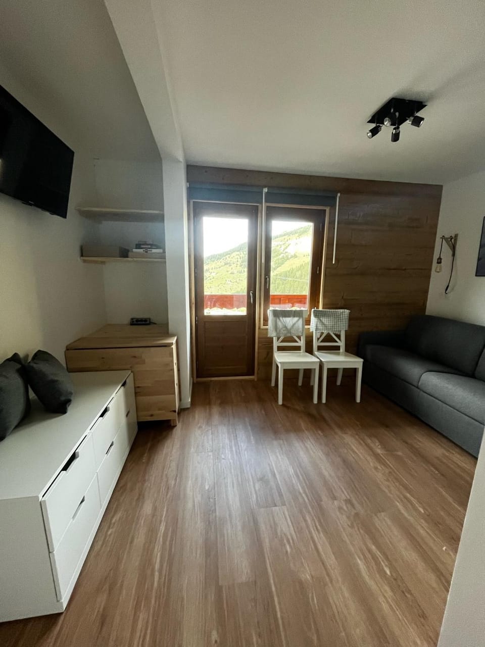 Skis aux pieds IN-OUT, Linge inclus, Parking et WIFI gratuits, proche du centre et tout confort, Mont Vallon Lodge Méribel Mottaret Apartment in Les Allues