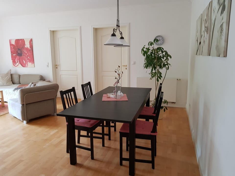 Living room, Seating area, Dining area