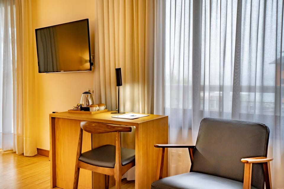 TV and multimedia, hair dresser