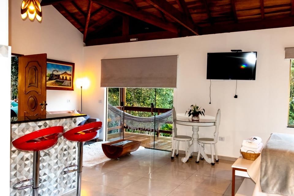 Communal lounge/ TV room, TV and multimedia, Balcony/Terrace, Living room, Dinner, fireplace, internet, pet friendly