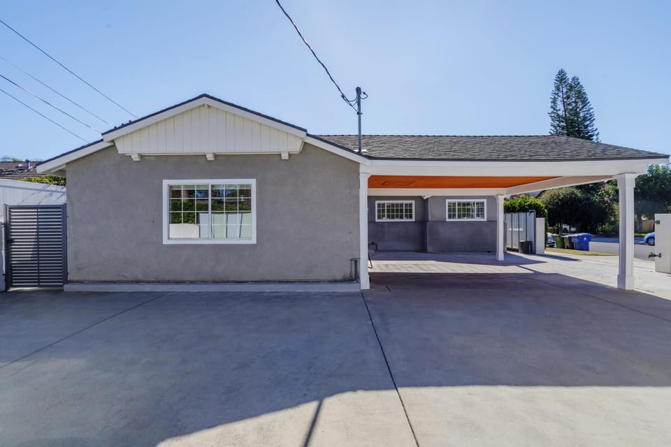 Property building, Day, Neighbourhood, Street view