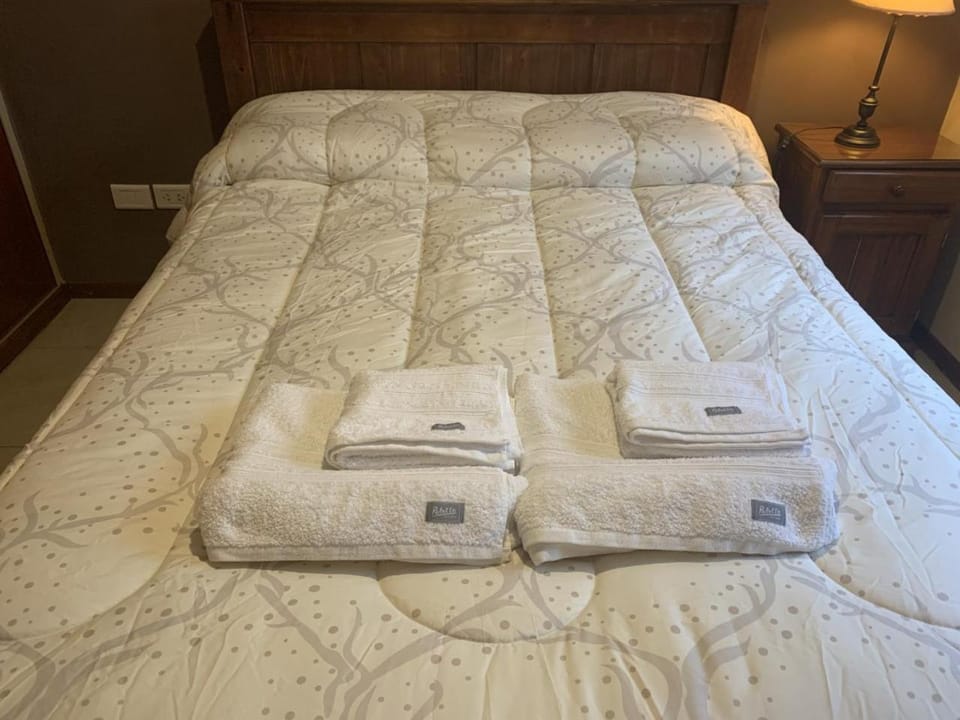Bedroom, towels