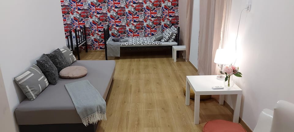 London Fog Apartment in the Party District Apartment in Budapest