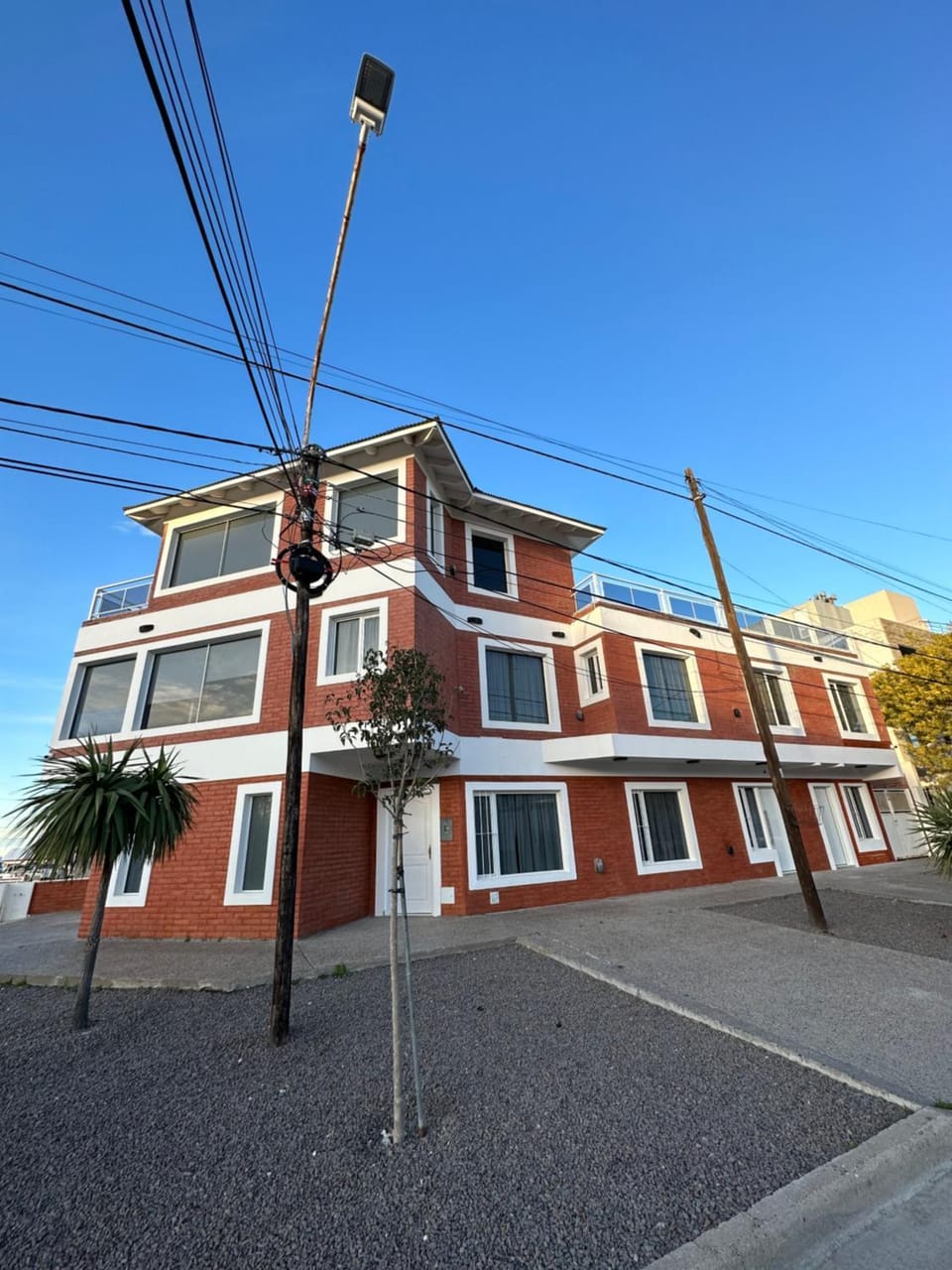 Neighbourhood, Street view