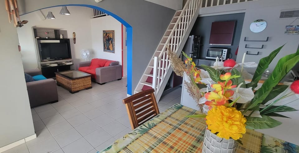 Communal lounge/ TV room, kitchen
