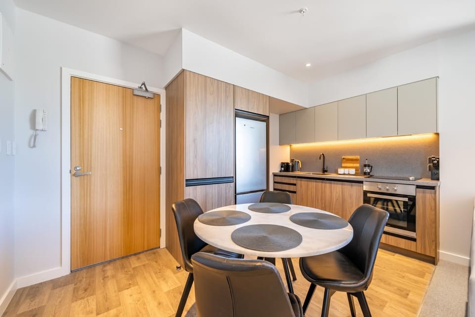 Kitchen or kitchenette, Dining area, pet friendly, stove