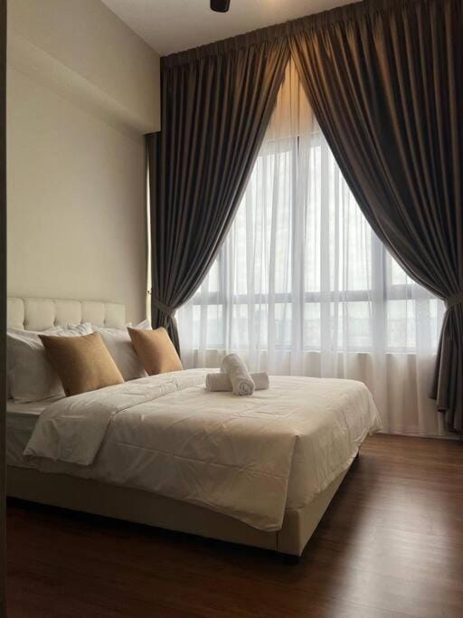 Millerz Suite 3R2B Condo Near MidValley 3 Beds 3 Bedrooms Staycation Best Choice Apartment in Federal Territory of Kuala Lumpur