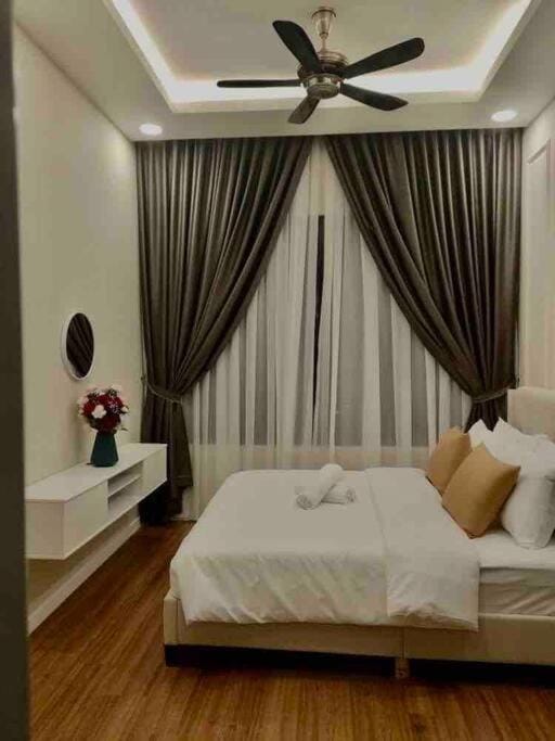 Millerz Suite 3R2B Condo Near MidValley 3 Beds 3 Bedrooms Staycation Best Choice Apartment in Federal Territory of Kuala Lumpur