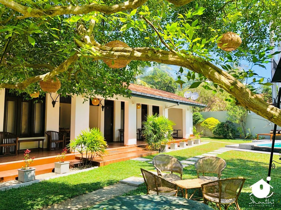 Property building, Restaurant/places to eat