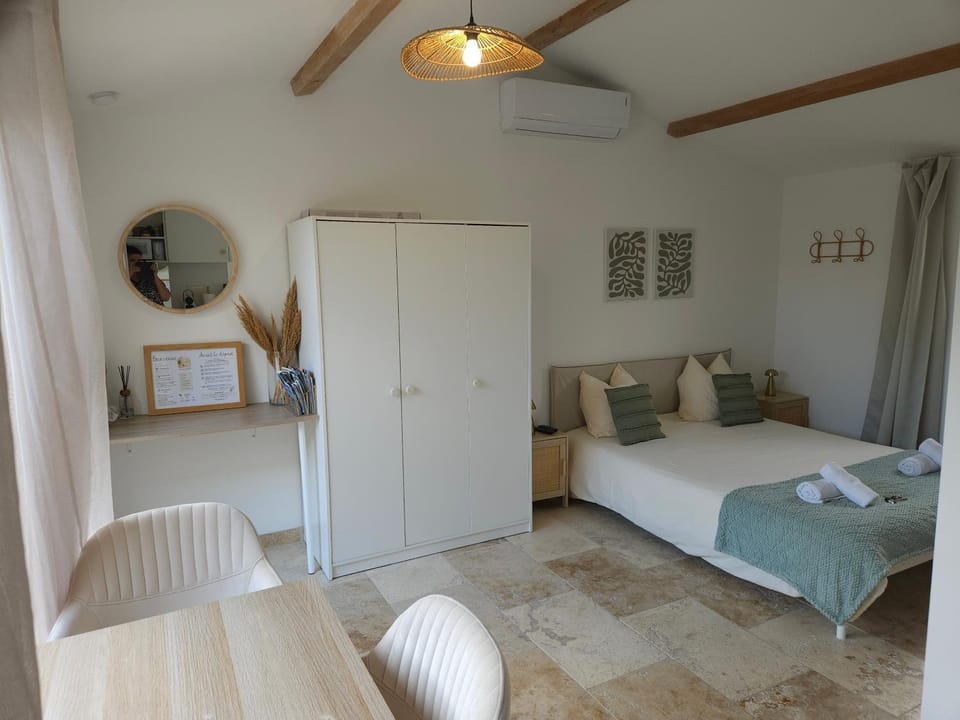 Havre de paix climatisé vers Gordes - Spa & nature Apartment in Goult