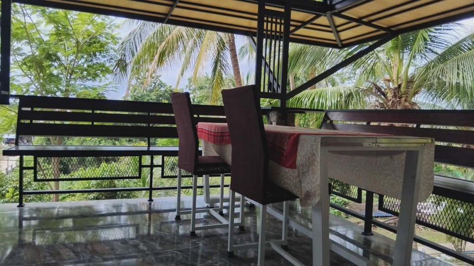 Patio, Day, Natural landscape, Garden, View (from property/room), Balcony/Terrace, Living room, Seating area, Dining area, Garden view