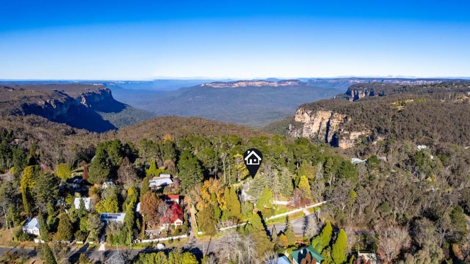 Coach House on Murphys lane - Sauna, outdoor bath, stroll to waterfalls and Grand Clifftop Walk House in Wentworth Falls