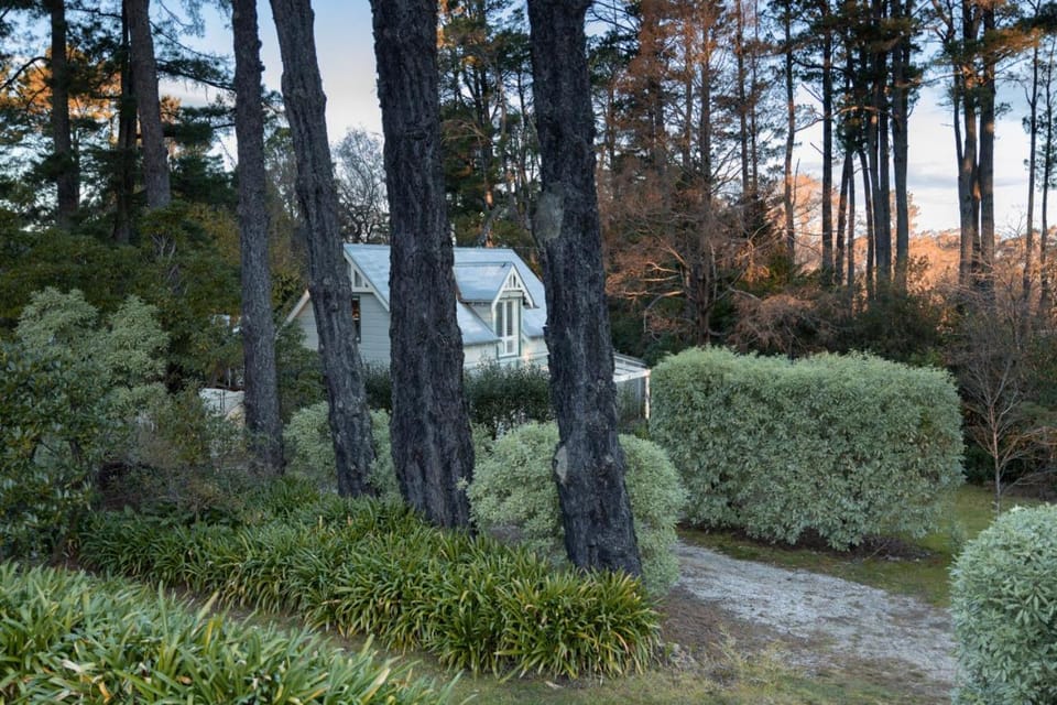 Coach House on Murphys lane - Sauna, outdoor bath, stroll to waterfalls and Grand Clifftop Walk House in Wentworth Falls