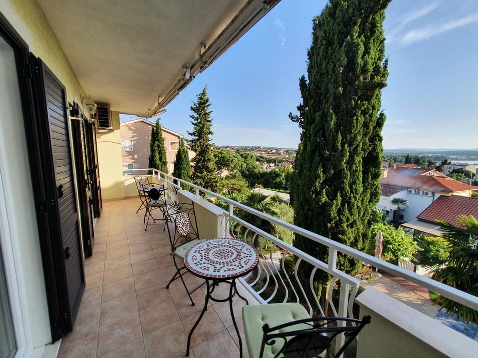 View (from property/room), Balcony/Terrace