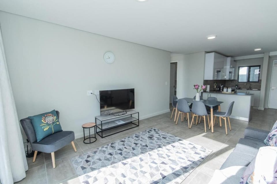 TV and multimedia, Living room, Dining area