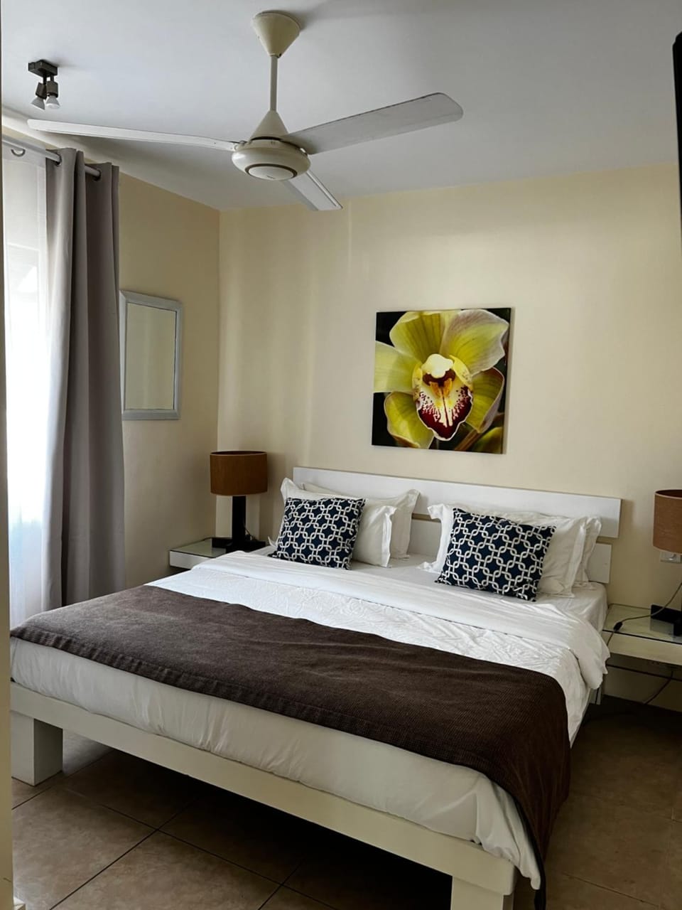 Bed, Photo of the whole room, Bedroom, fireplace