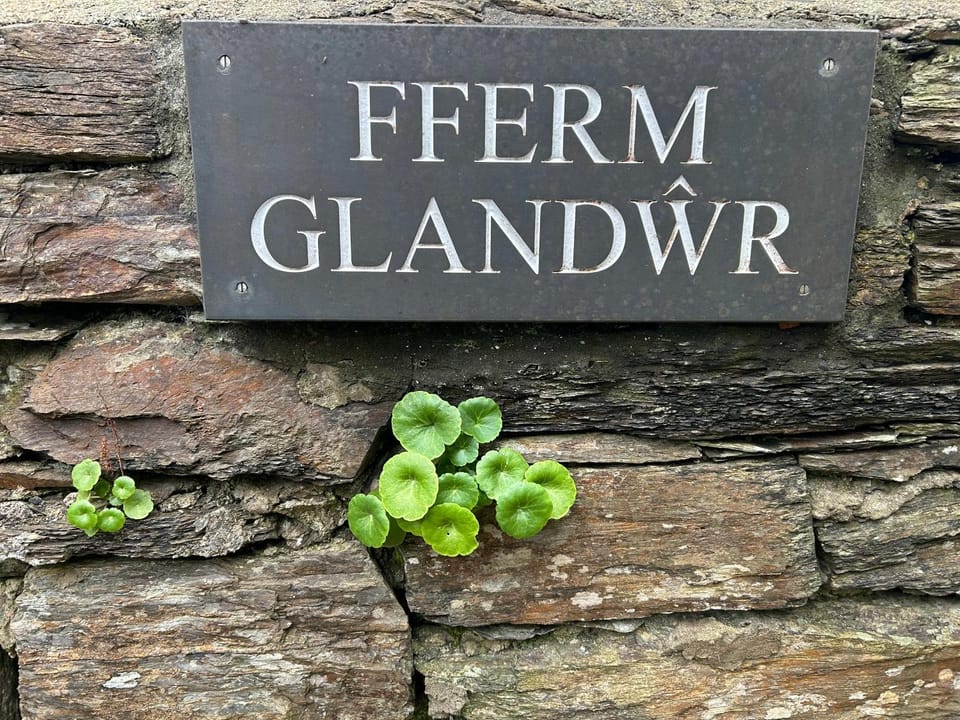 Y Swdio, Ferm Glandwr Apartment in Wales