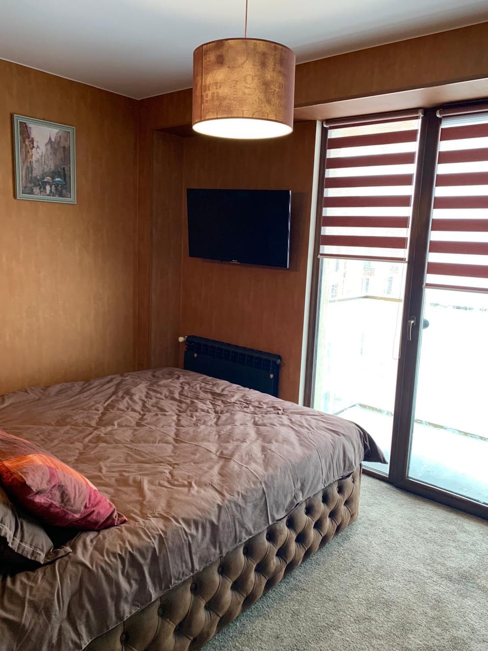 Bed, TV and multimedia, Photo of the whole room, Bedroom
