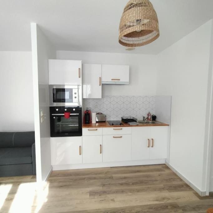 Spacieux studio dans résidence avec parking privé Apartment in Clermont-Ferrand