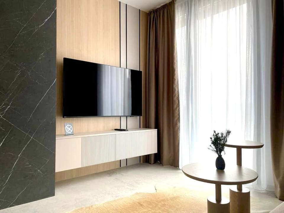 Communal lounge/ TV room, TV and multimedia, Living room