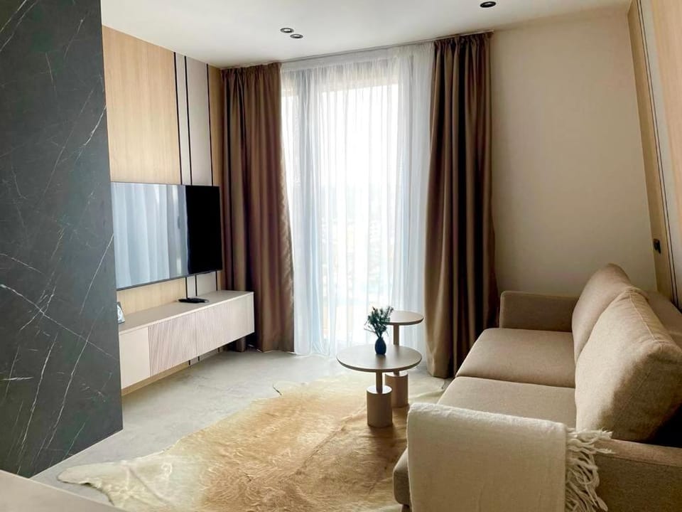 Communal lounge/ TV room, TV and multimedia, Living room, Evening entertainment