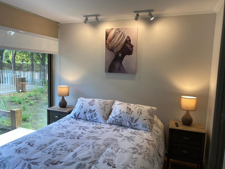 View (from property/room), Photo of the whole room, Decorative detail