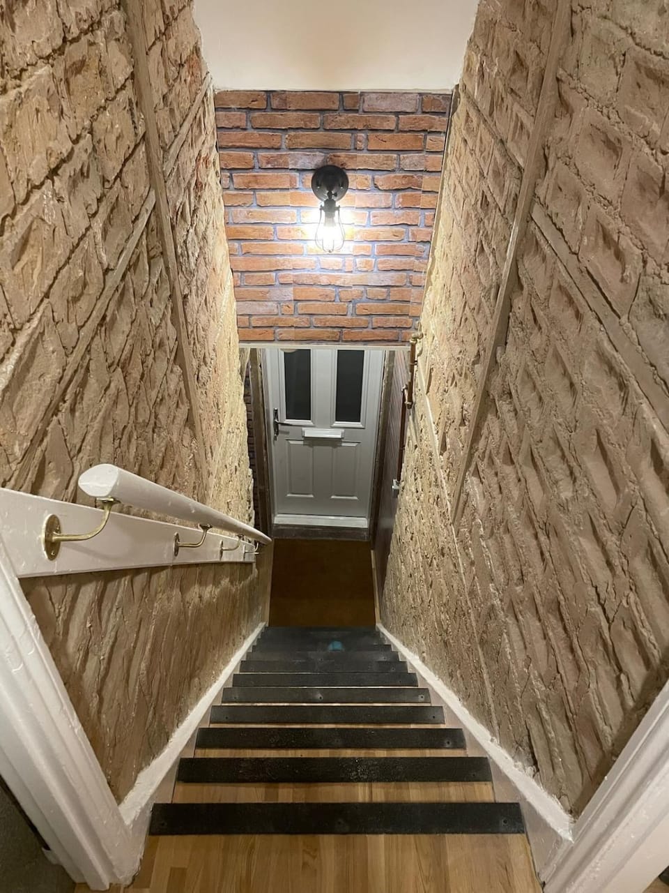 Stylish & Spacious 2 Storey, 3 Bed Apartment Apartment in Gravesend