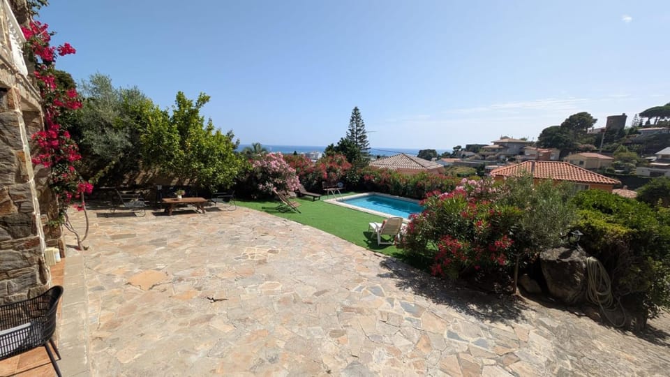 Balcony/Terrace, Swimming pool