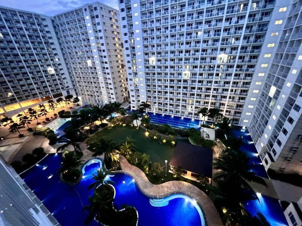 SHORE RESIDENCE D9 Shortwalk Mall of Asia Near Airport Apartment in Pasay