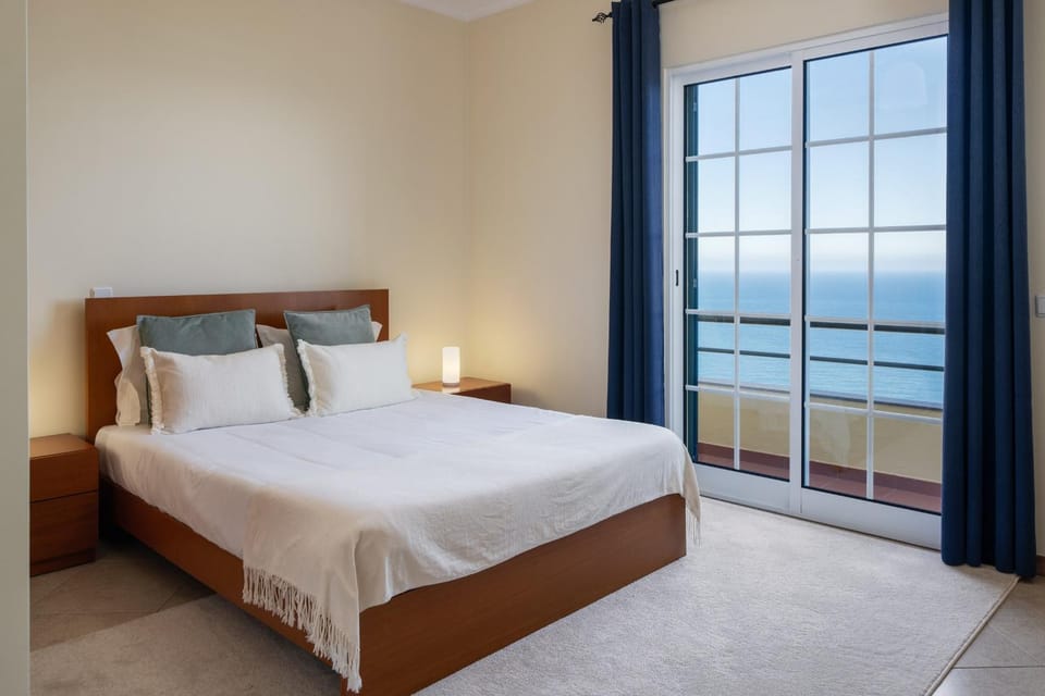Bed, Photo of the whole room, Bedroom, Sea view