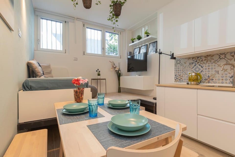 TV and multimedia, Kitchen or kitchenette, Living room, Dining area