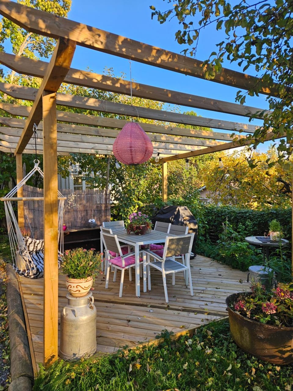BBQ facilities, Seating area