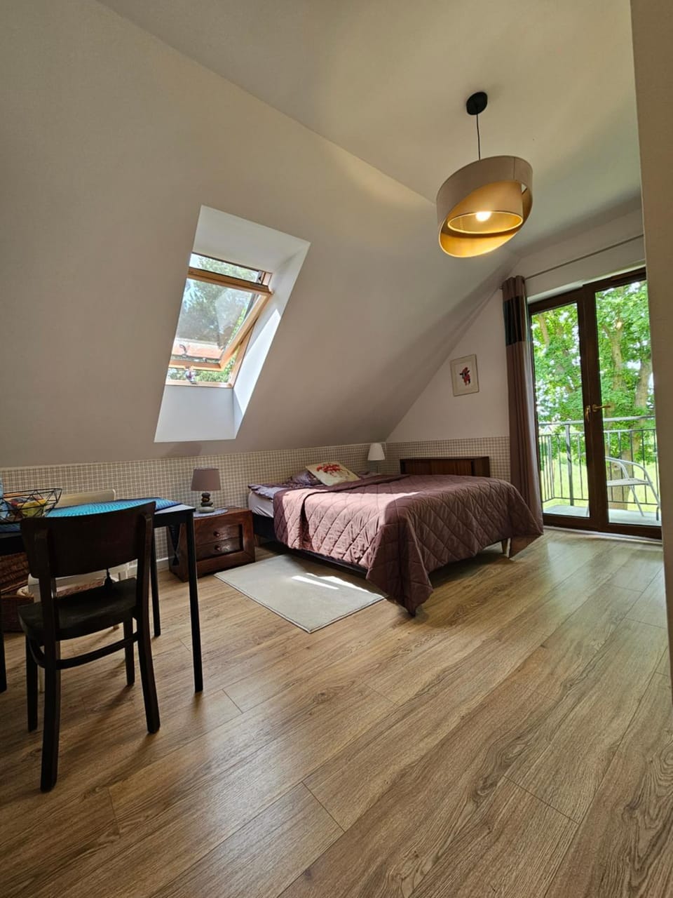 Bed, Photo of the whole room