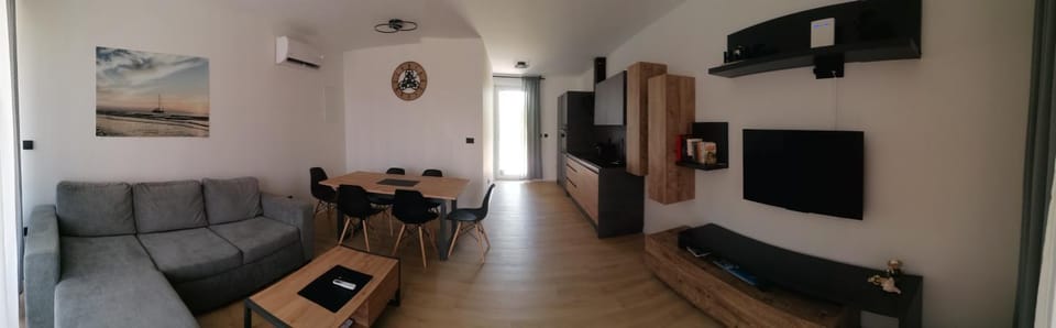 Communal lounge/ TV room, TV and multimedia, Living room, Seating area