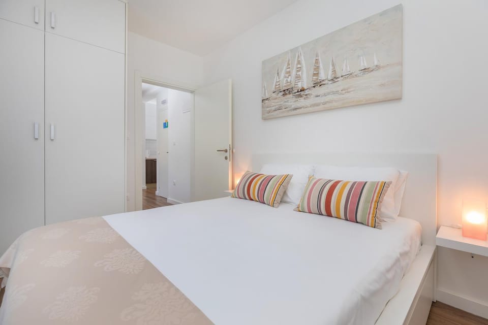 Bed, Photo of the whole room, Bedroom, wardrobe