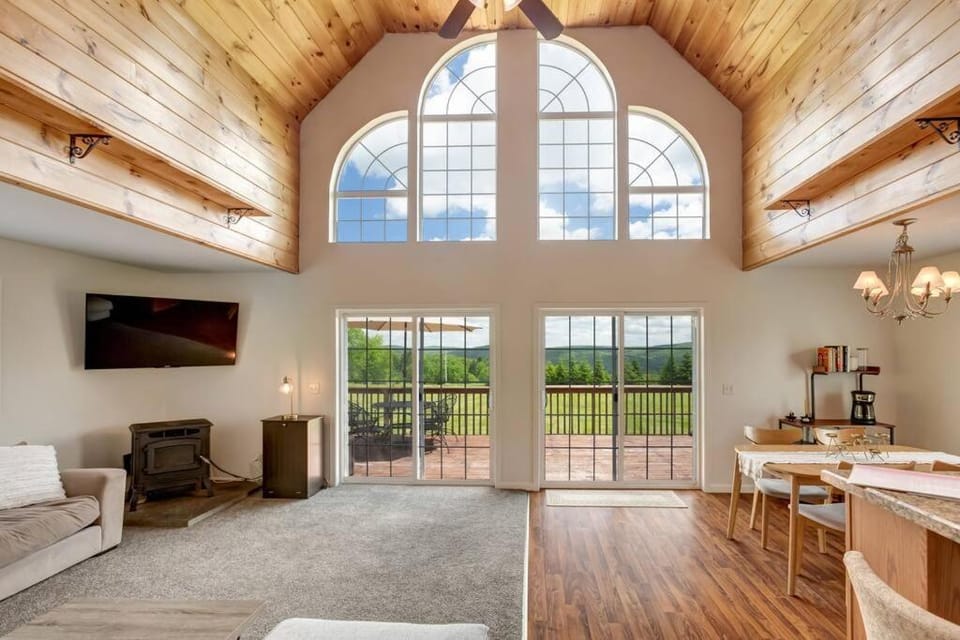 TV and multimedia, Living room, Dining area