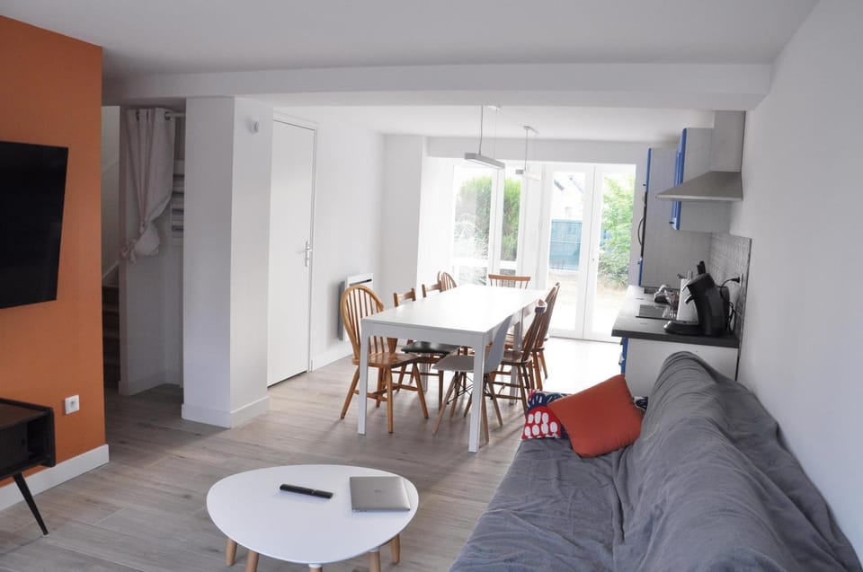 Communal lounge/ TV room, TV and multimedia, Kitchen or kitchenette, Living room