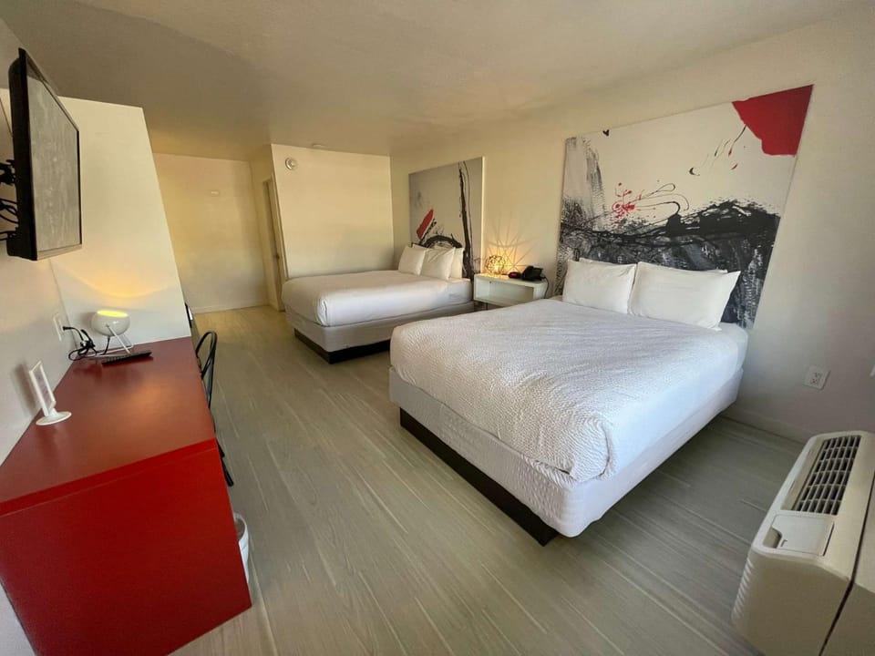 Newly Room in cozy hotel with Super location to the Parks Inn in Osceola County