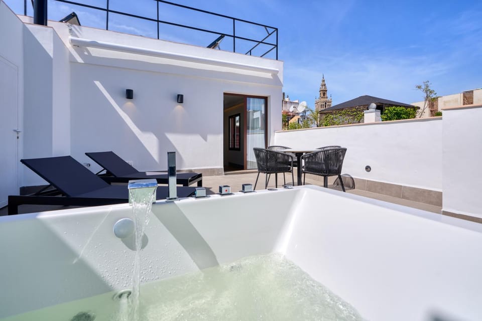Day, Hot Tub, Hot Tub, Balcony/Terrace, City view, sunbed