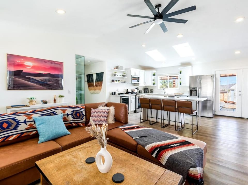 High Desert Hideout- Doma Aquaria House in Joshua Tree