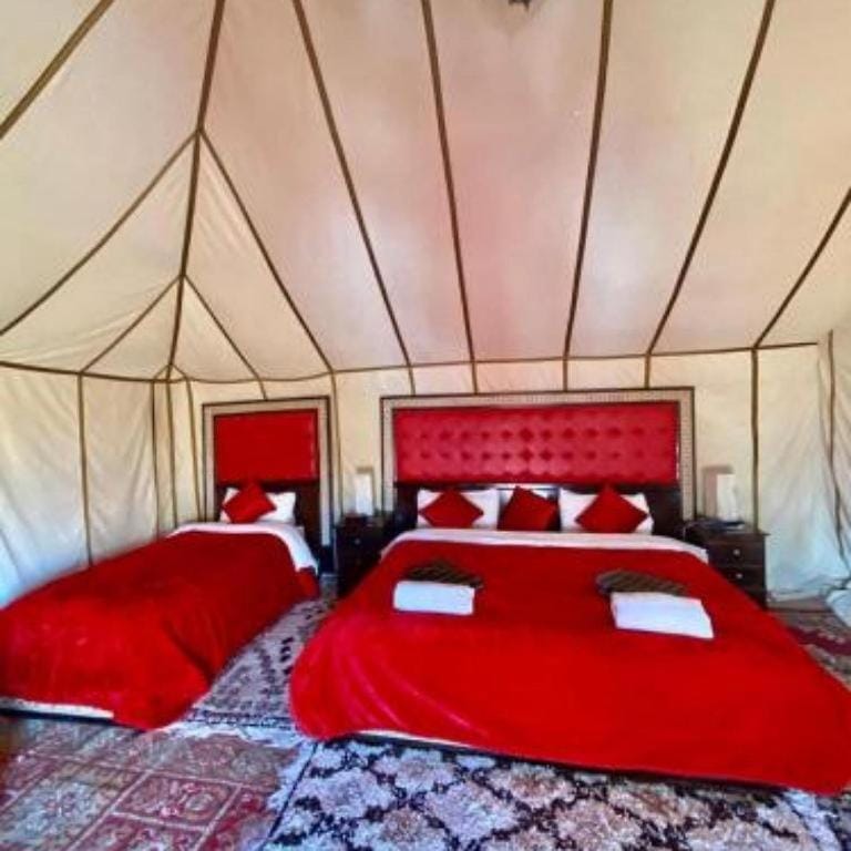 Property building, Bed, Photo of the whole room, Bedroom