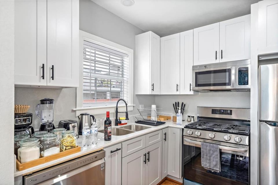 Nr Med Center, Museum WiFi Games BBQ Fire Pit Apartment in Harris County